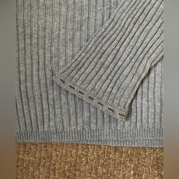 Beautiful soft ribbed knit top - Picture 3 of 5